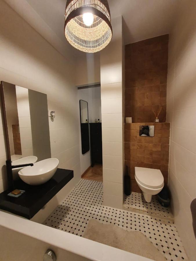 Spacious And Quiet 1Br Apartment In Floreasca Bucarest Esterno foto